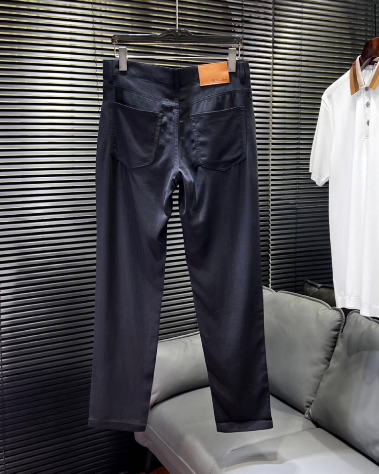 🔥Loro Piana 诺悠翩雅Lss春夏新品休闲裤\n男士亚麻 五口袋长裤， 高奢内敛低调，轻松驾驭不