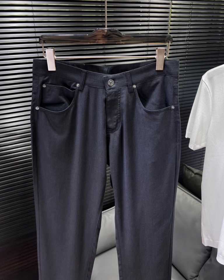 🔥Loro Piana 诺悠翩雅Lss春夏新品休闲裤\n男士亚麻 五口袋长裤， 高奢内敛低调，轻松驾驭不