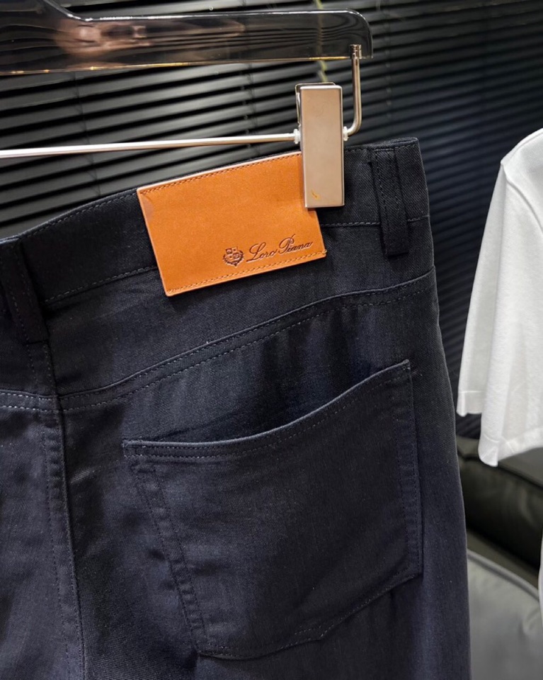 🔥Loro Piana 诺悠翩雅Lss春夏新品休闲裤\n男士亚麻 五口袋长裤， 高奢内敛低调，轻松驾驭不