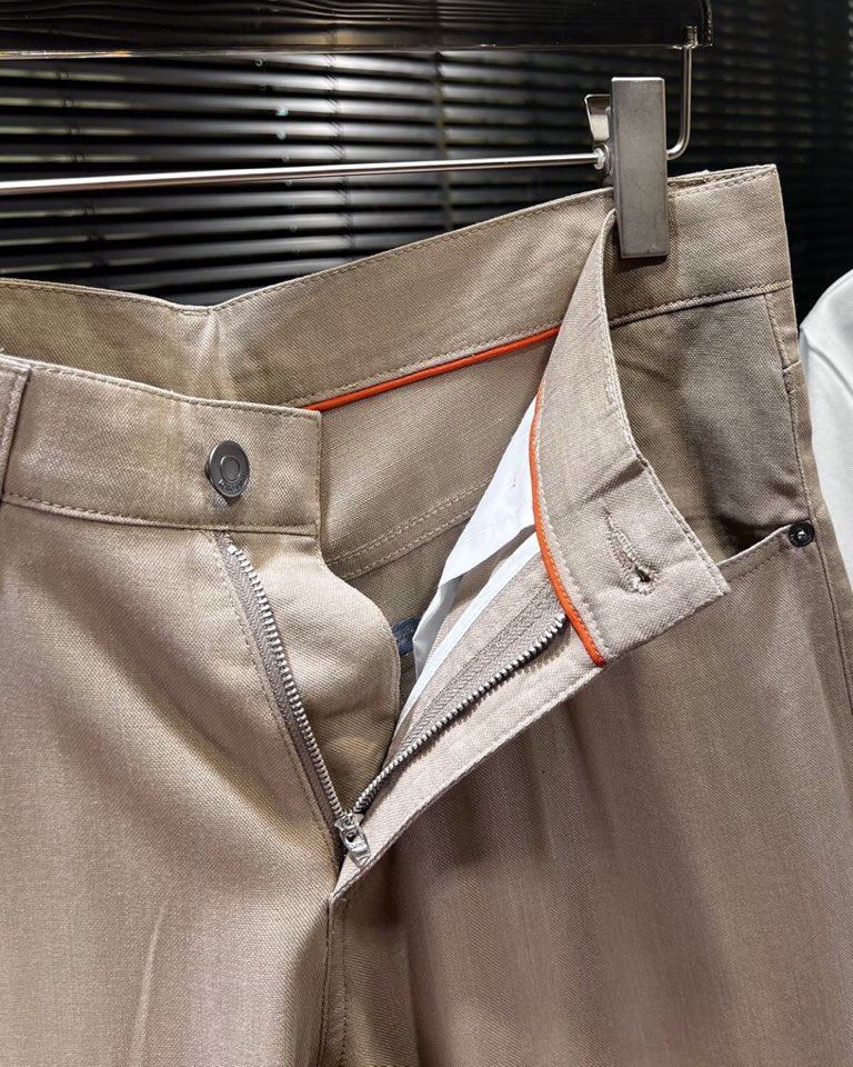 🔥Loro Piana 诺悠翩雅Lss春夏新品休闲裤\n男士亚麻 五口袋长裤， 高奢内敛低调，轻松驾驭不