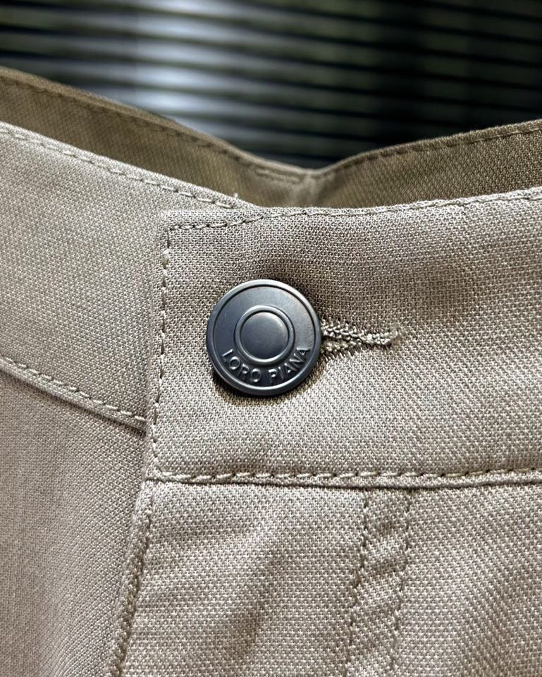 🔥Loro Piana 诺悠翩雅Lss春夏新品休闲裤\n男士亚麻 五口袋长裤， 高奢内敛低调，轻松驾驭不