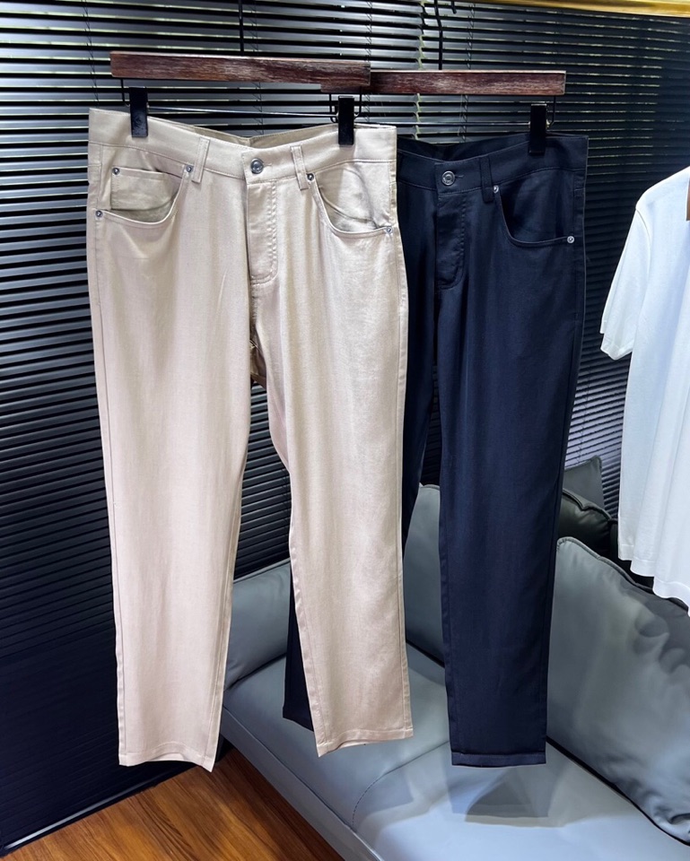 🔥Loro Piana 诺悠翩雅Lss春夏新品休闲裤\n男士亚麻 五口袋长裤， 高奢内敛低调，轻松驾驭不