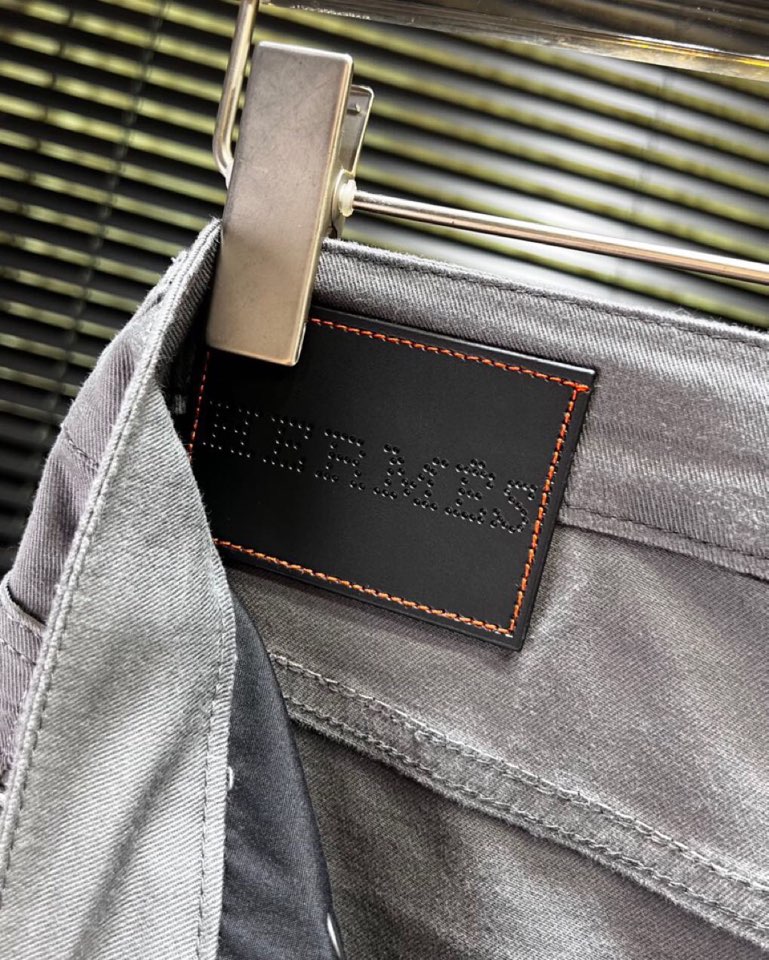 🔥HERMES 爱马仕2025ss 春夏新品休闲裤\n男士棉质 直筒版型牛仔裤， 高奢内敛低调，轻松驾驭