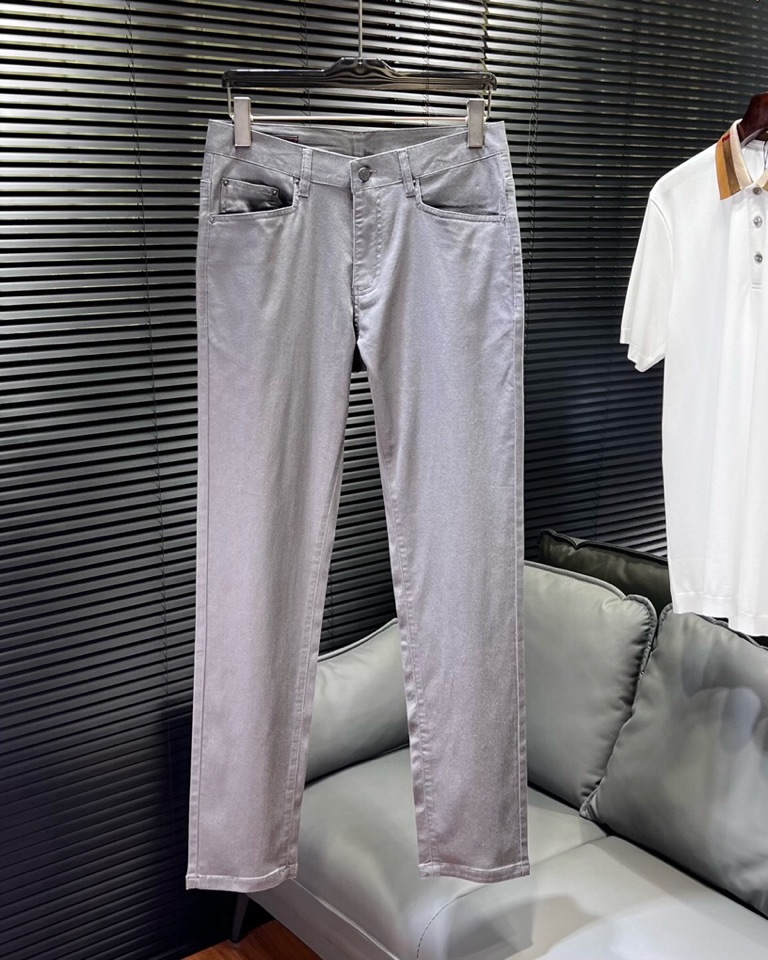 🔥HERMES 爱马仕2025ss 春夏新品休闲裤\n男士棉质 直筒版型牛仔裤， 高奢内敛低调，轻松驾驭