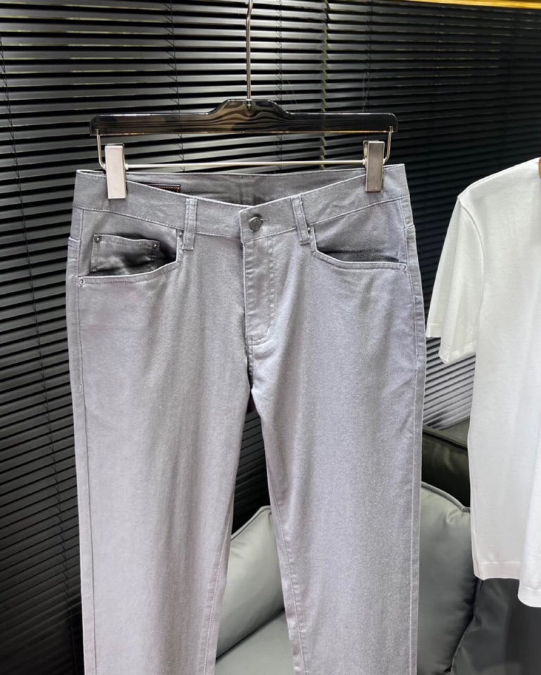 🔥HERMES 爱马仕2025ss 春夏新品休闲裤\n男士棉质 直筒版型牛仔裤， 高奢内敛低调，轻松驾驭