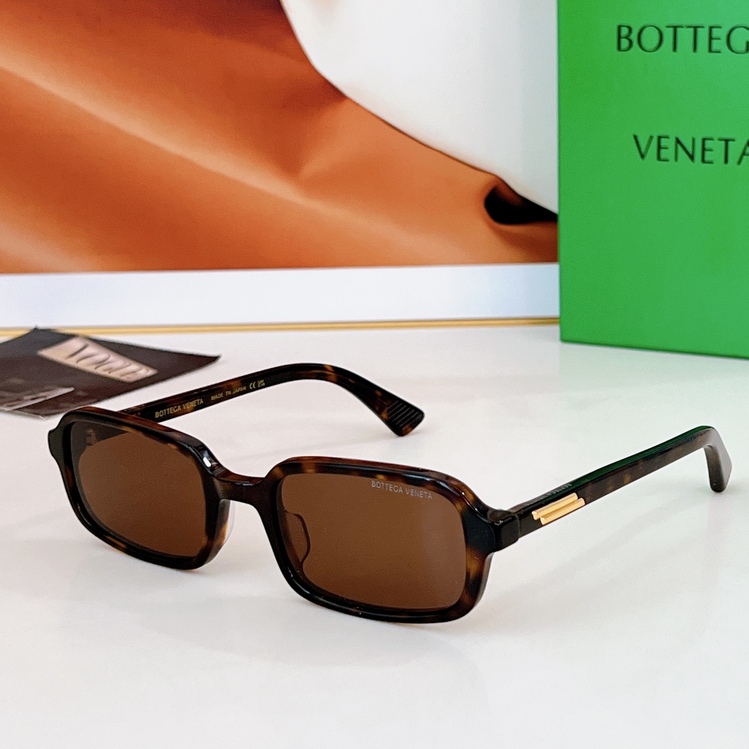  BOTTEGA VENET*
MOD：BV1488S
Size：54口22-140
