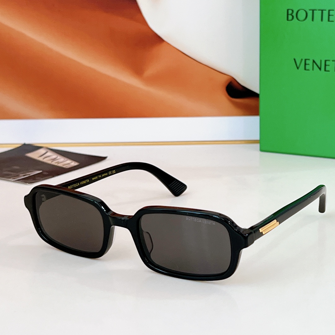  BOTTEGA VENET*
MOD：BV1488S
Size：54口22-140
