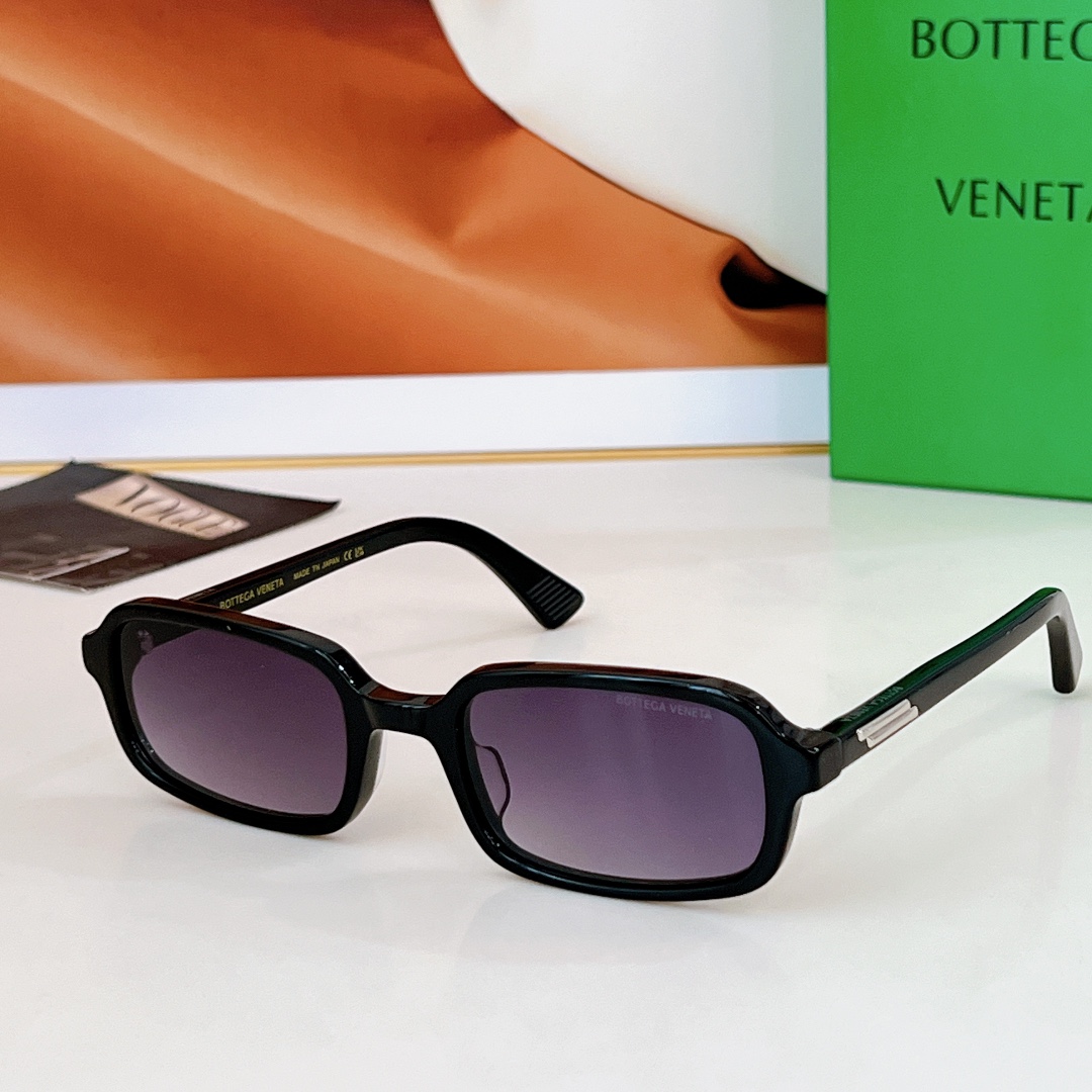  BOTTEGA VENET*
MOD：BV1488S
Size：54口22-140
