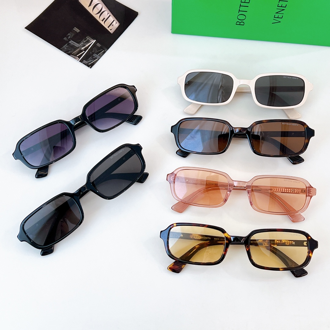  BOTTEGA VENET*
MOD：BV1488S
Size：54口22-140
