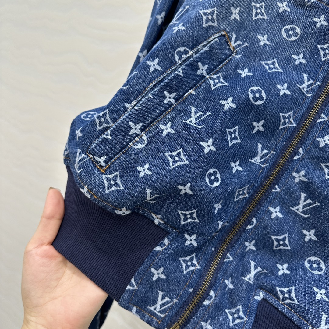 独家首发❤️爆单推荐，时髦精穿搭！MONOGRAM老花牛仔外套！进口纯棉牛仔活性洗水质感超赞！小蛮腰短款