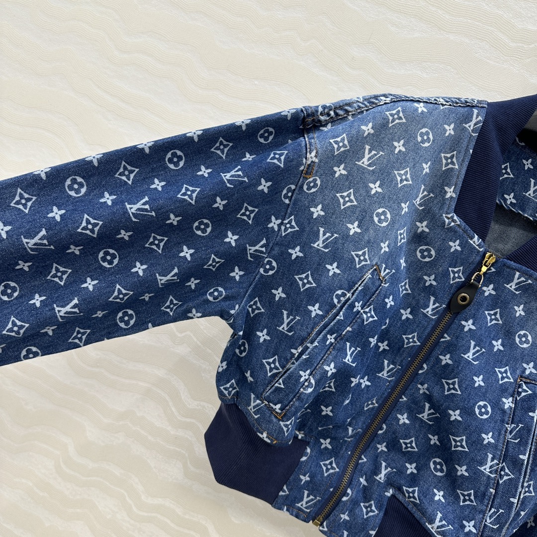 独家首发❤️爆单推荐，时髦精穿搭！MONOGRAM老花牛仔外套！进口纯棉牛仔活性洗水质感超赞！小蛮腰短款