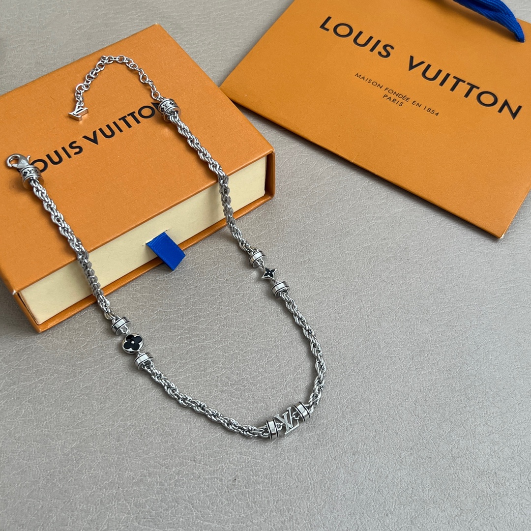 【】原单货 LV 项链🔹🔹Louis Vuitton 路易威登 🔹专柜一致材质 火爆款出货 设计独特 复