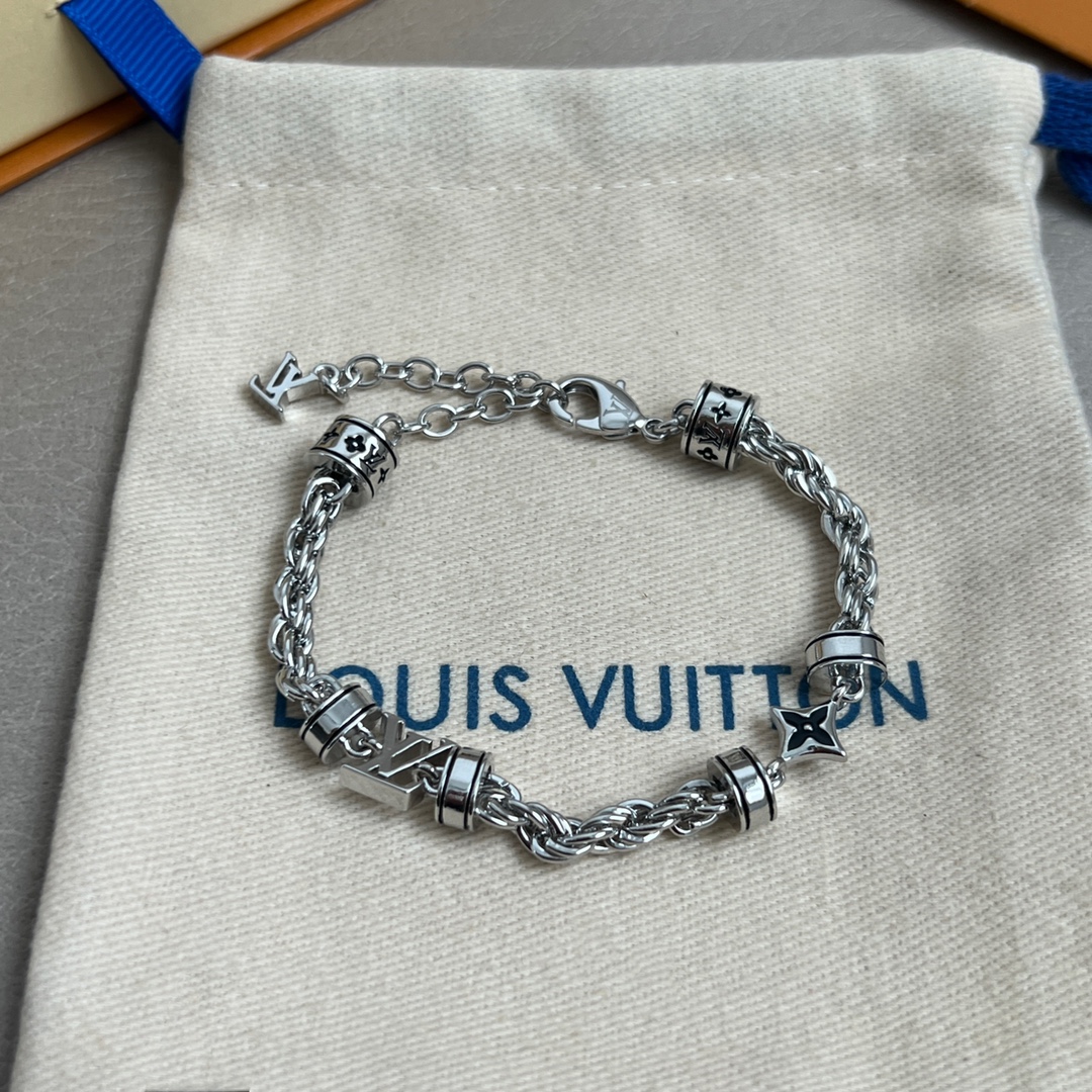 【】原单货 LV 手链🔹🔹Louis Vuitton 路易威登 🔹专柜一致材质 火爆款出货 设计独特 复