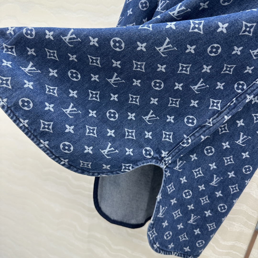 独家首发❤️爆单推荐，时髦精穿搭！MONOGRAM老花牛仔衬衫外套！进口纯棉牛仔活性洗水质感超赞！宽松H