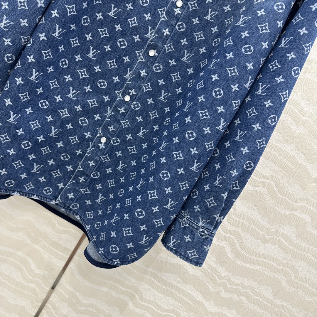 独家首发❤️爆单推荐，时髦精穿搭！MONOGRAM老花牛仔衬衫外套！进口纯棉牛仔活性洗水质感超赞！宽松H