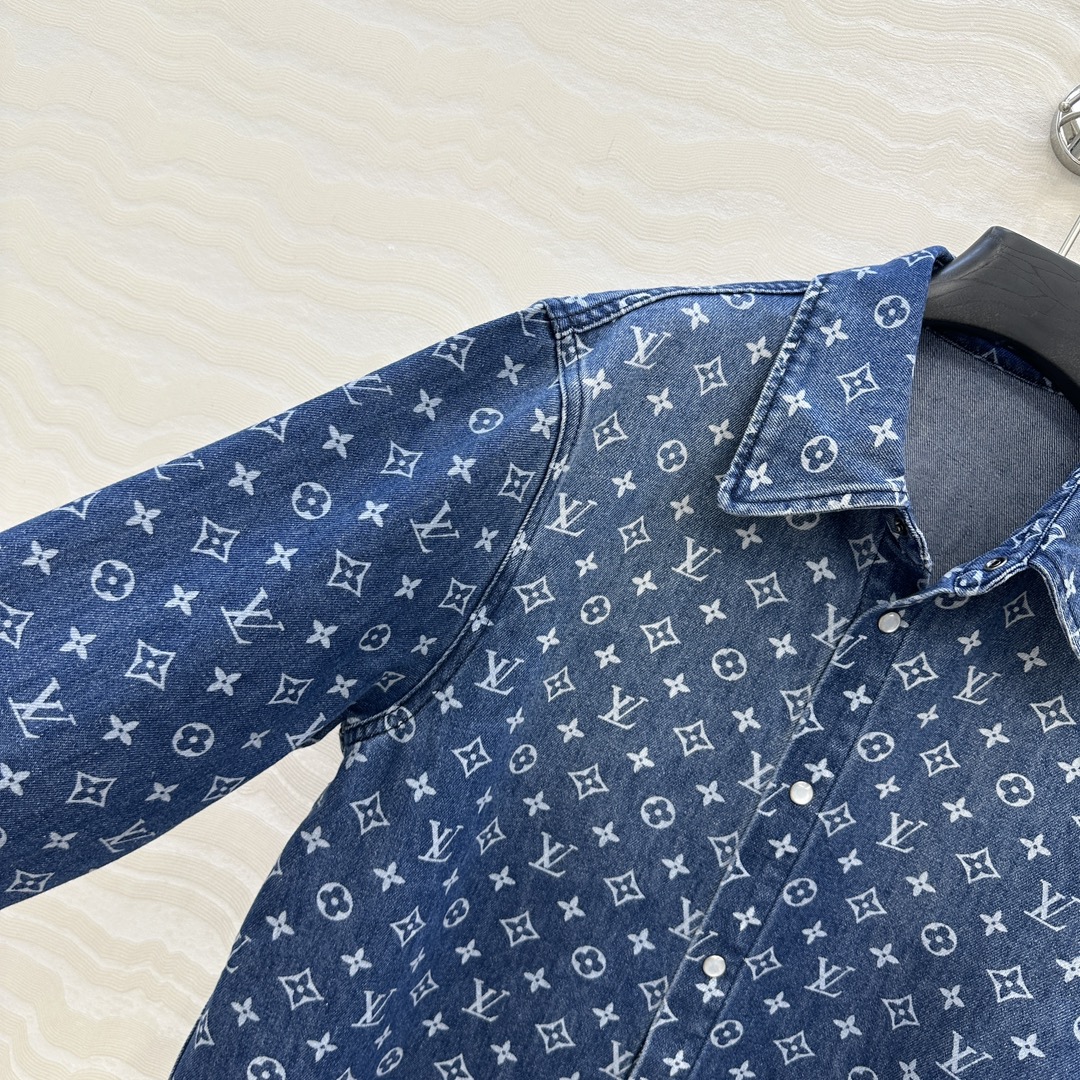 独家首发❤️爆单推荐，时髦精穿搭！MONOGRAM老花牛仔衬衫外套！进口纯棉牛仔活性洗水质感超赞！宽松H