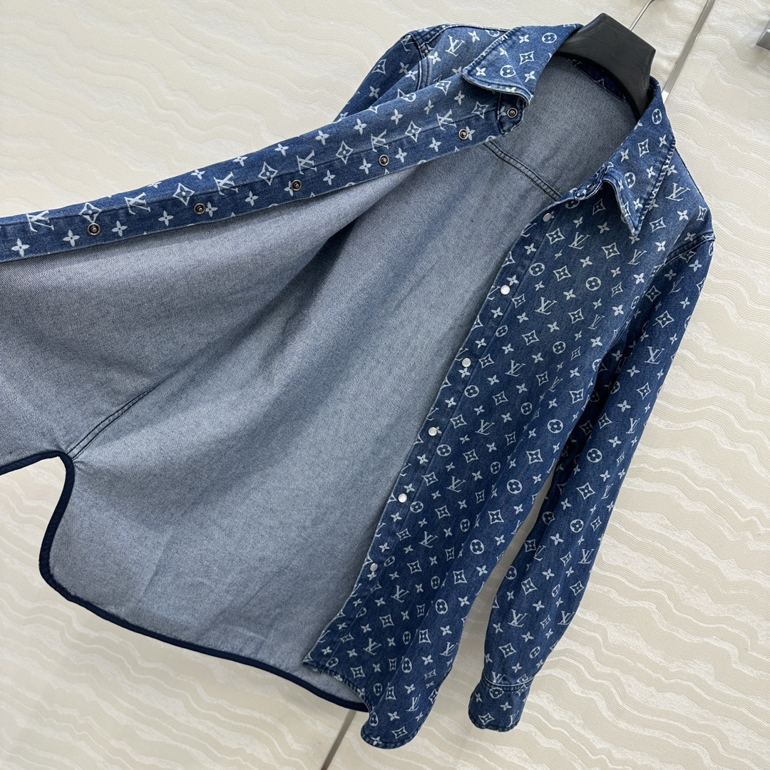 独家首发❤️爆单推荐，时髦精穿搭！MONOGRAM老花牛仔衬衫外套！进口纯棉牛仔活性洗水质感超赞！宽松H