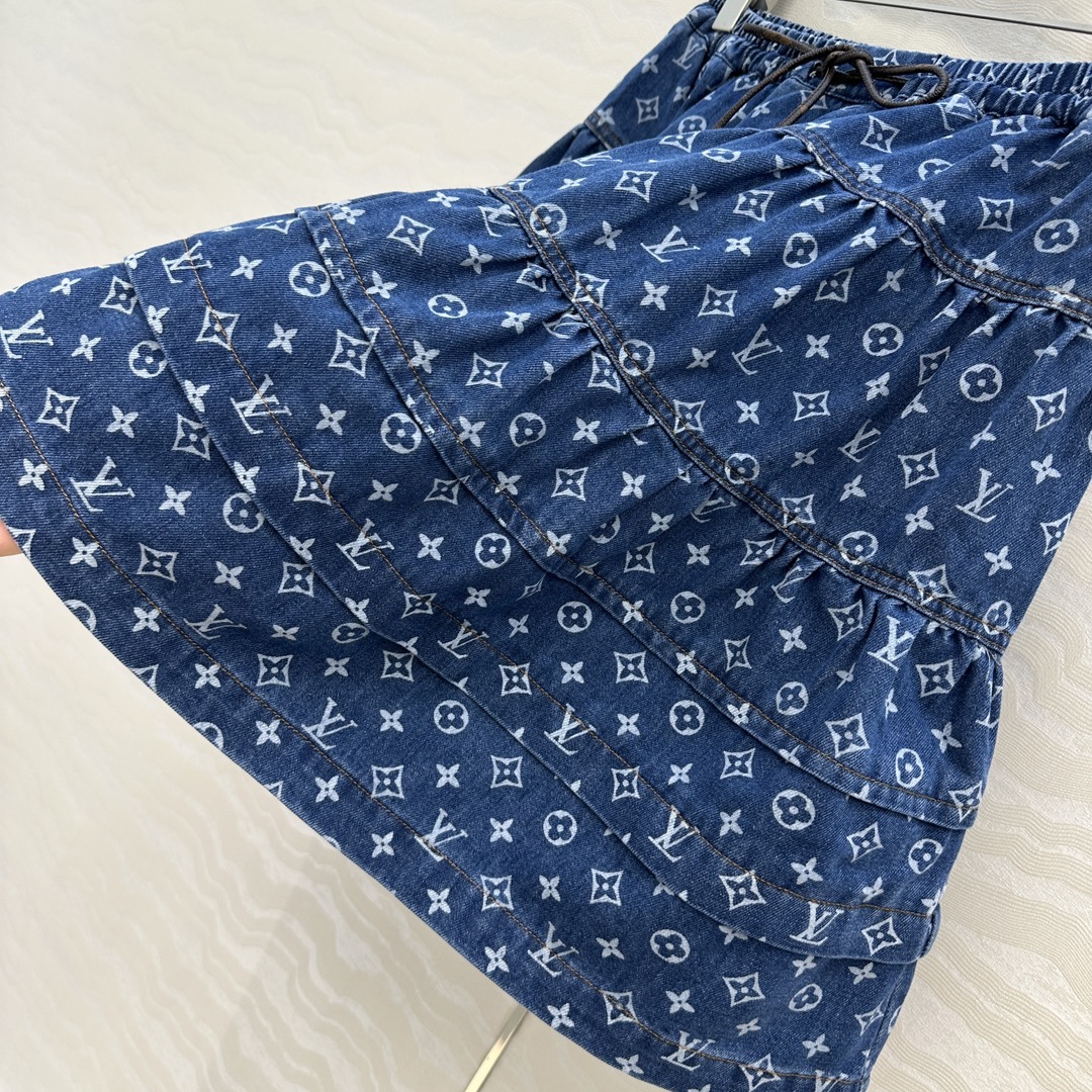 独家首发❤️爆单推荐，时髦精穿搭！MONOGRAM老花牛仔半裙，松紧腰设计层次感蛋糕裙减龄少女风，进口纯