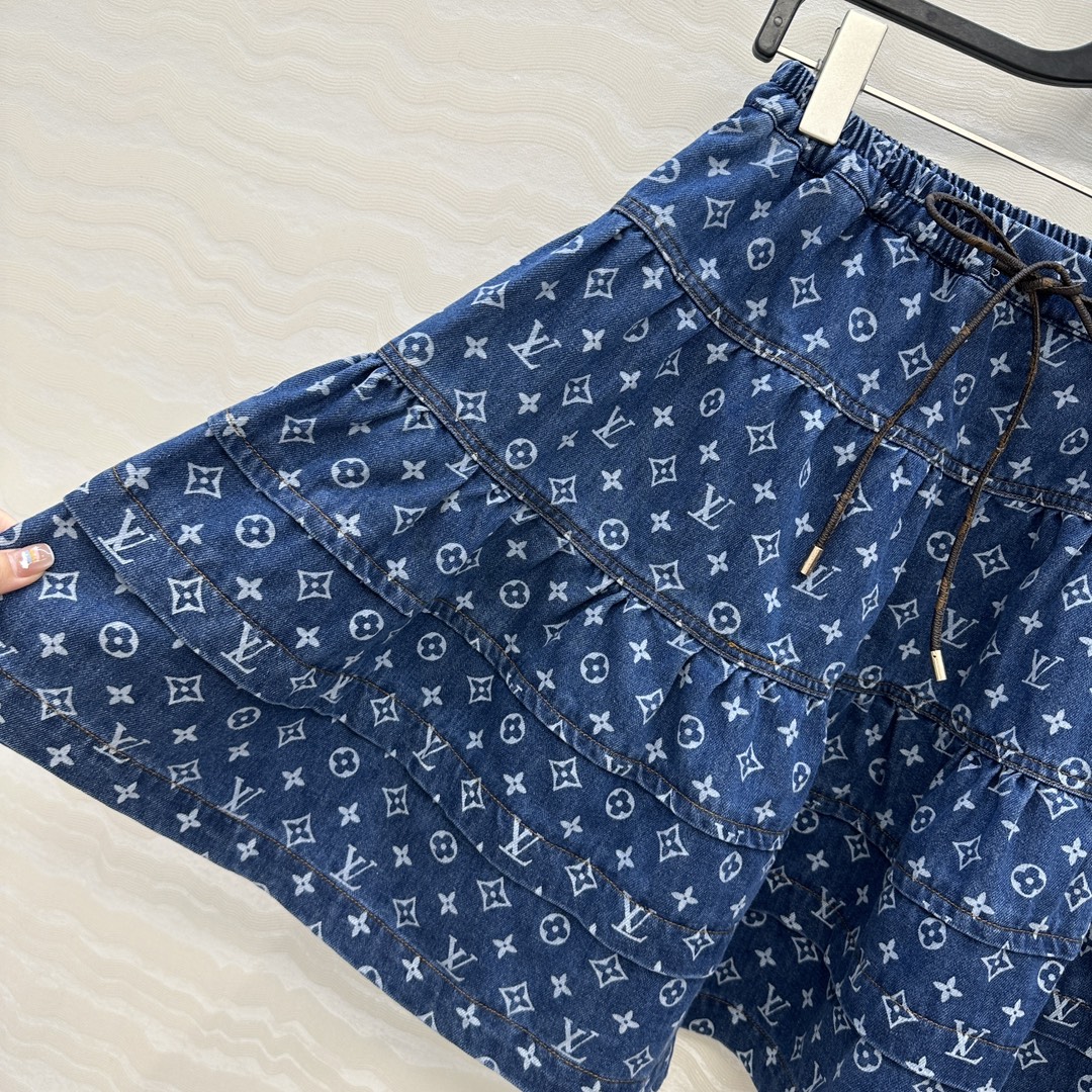 独家首发❤️爆单推荐，时髦精穿搭！MONOGRAM老花牛仔半裙，松紧腰设计层次感蛋糕裙减龄少女风，进口纯