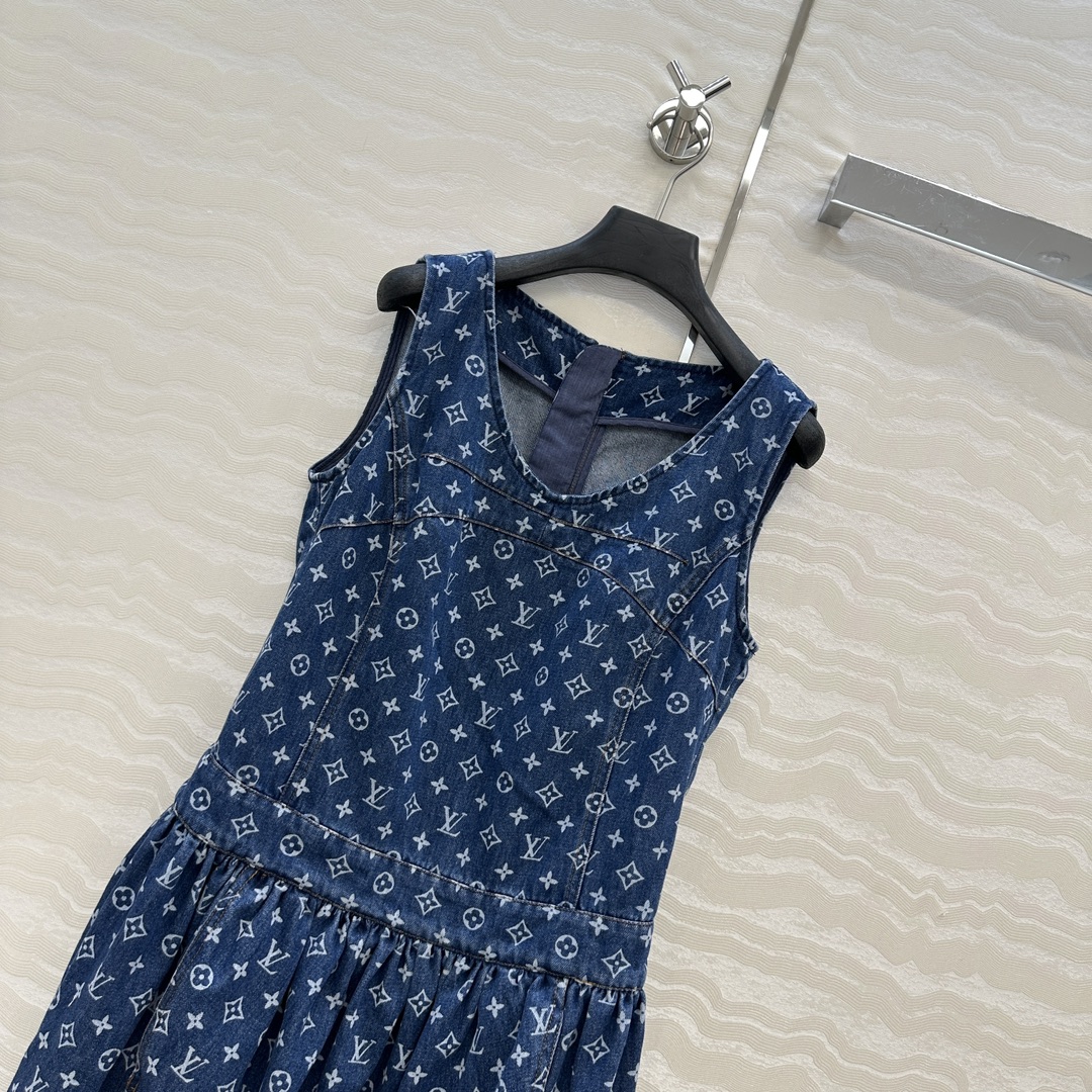 独家首发❤️爆单推荐，时髦精穿搭！MONOGRAM老花牛仔背心连衣裙，灯笼裙摆收腰设计减龄少女空搭！进口