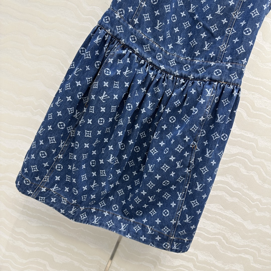 独家首发❤️爆单推荐，时髦精穿搭！MONOGRAM老花牛仔背心连衣裙，灯笼裙摆收腰设计减龄少女空搭！进口