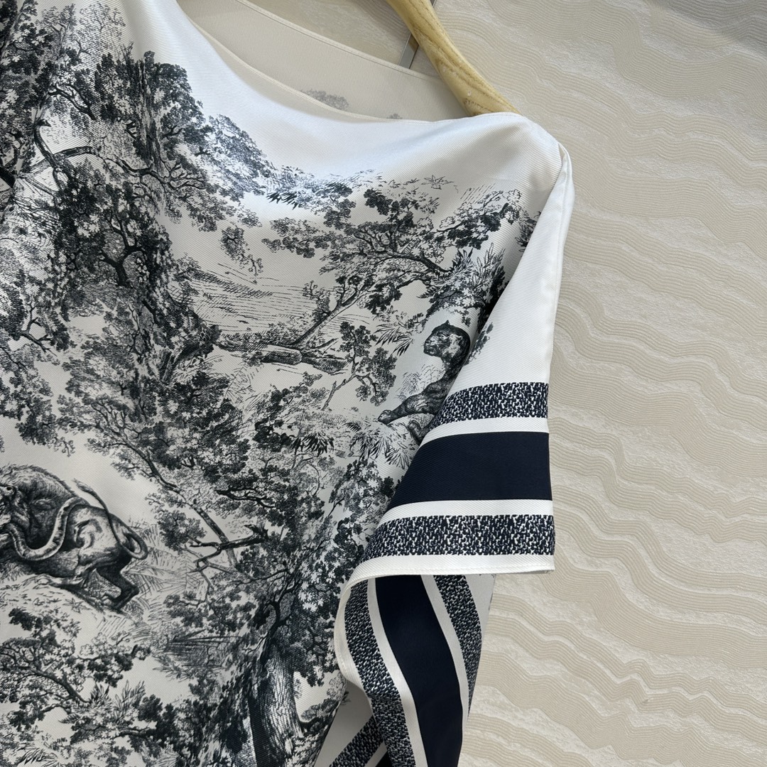 独家首发，原单品质❤️浪漫MissD度假风高级色调花㚏真丝斗篷披肩罩衫连衣裙！ 名媛气质 iviera动