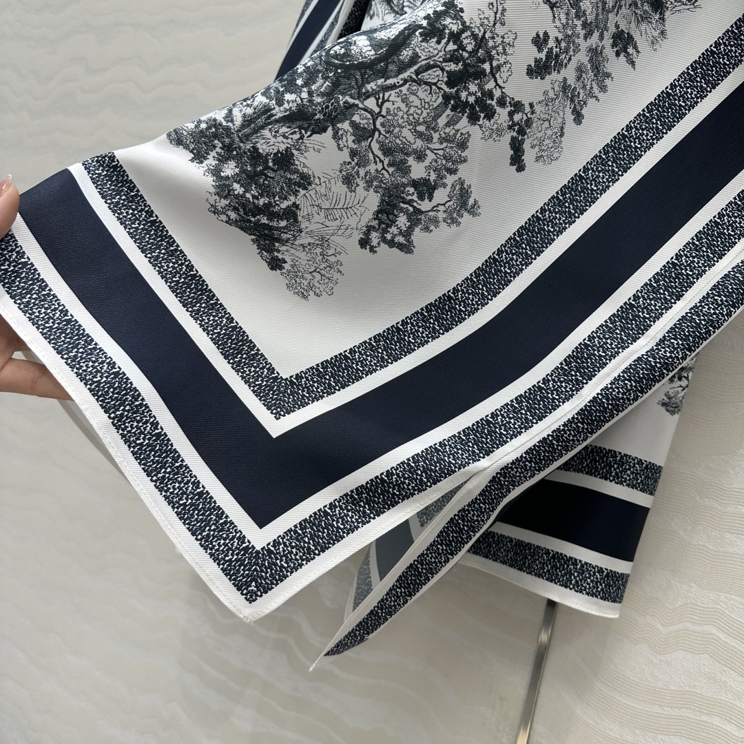 独家首发，原单品质❤️浪漫MissD度假风高级色调花㚏真丝斗篷披肩罩衫连衣裙！ 名媛气质 iviera动