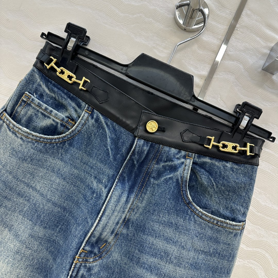 独家首发❤️原单品质❤️CE神裤再现✌️100%进口牛皮拼接设计牛仔裤！凯旋门金属吊坠设计小心思。定制洗