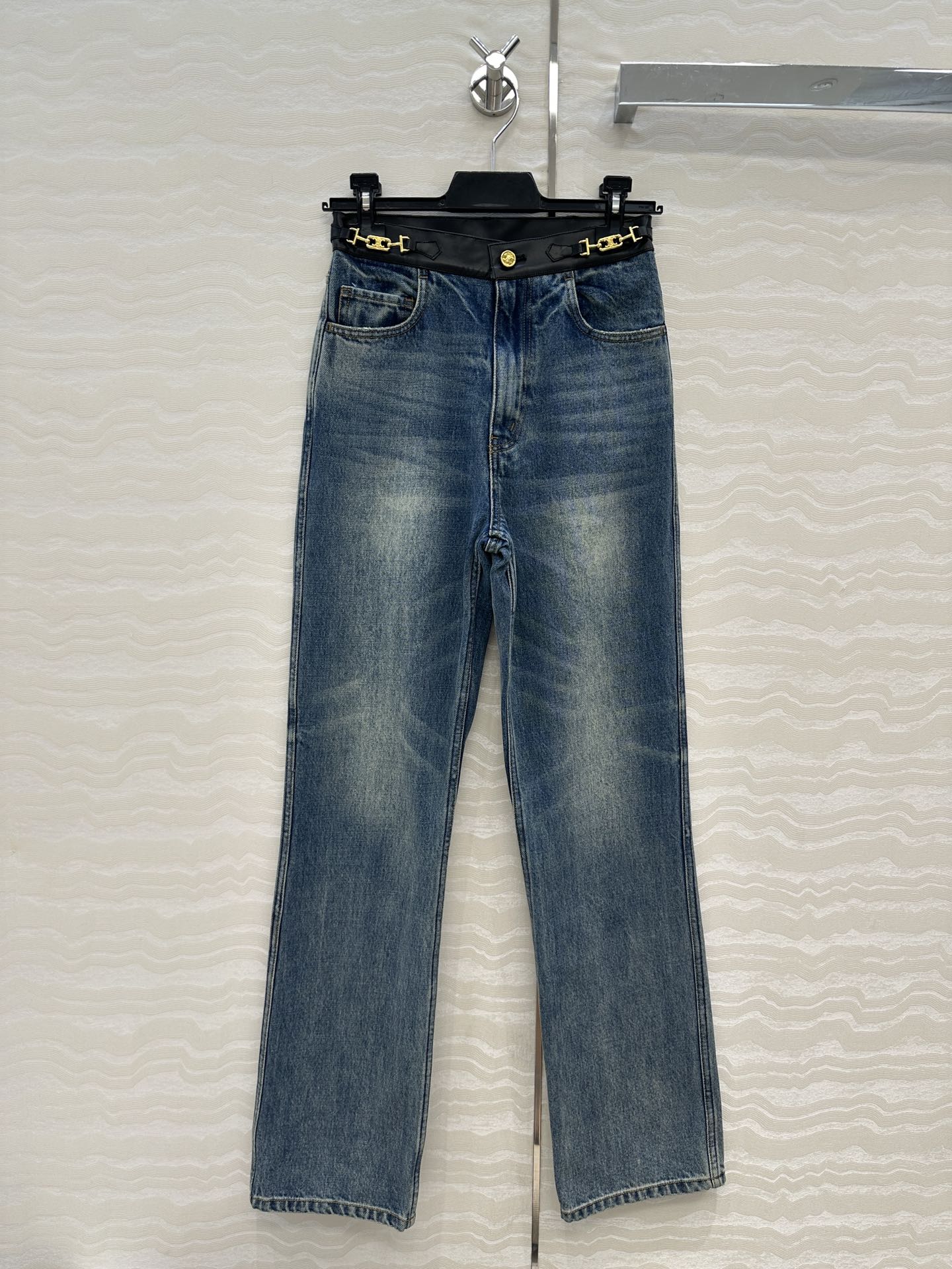 独家首发❤️原单品质❤️CE神裤再现✌️100%进口牛皮拼接设计牛仔裤！凯旋门金属吊坠设计小心思。定制洗