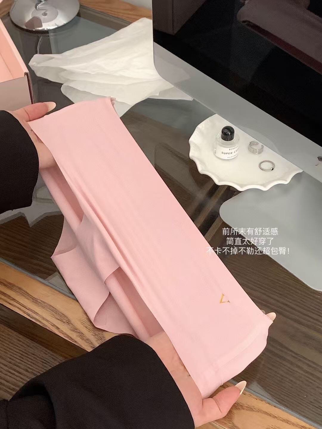 维密三条装Xs-M.L-XL两个尺码原单推荐，月销售量达到百万条。vs维秘一盒3条，出口订单，这是一种纯