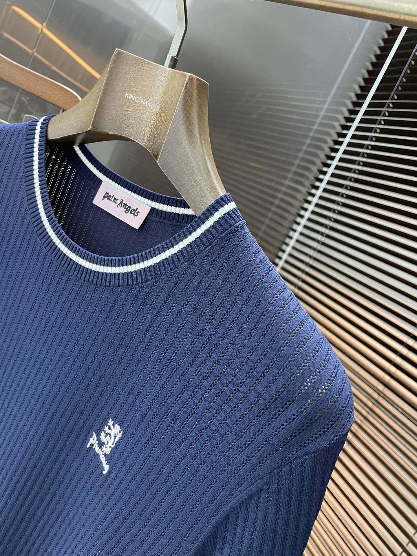 “Palm Angels VIP Advanced Design 2025 Summer Short-Sleeves: Cyber Fabric, Cosmopolitan Style” - 图片 4