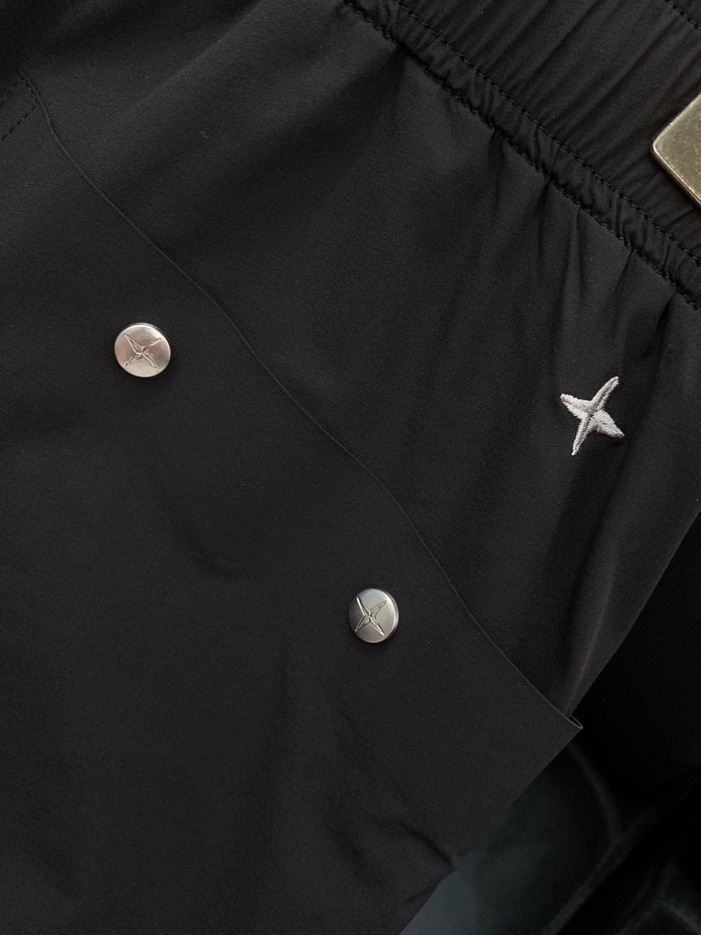 Fashion Series: Unique Design in Rock Island Leisure Shorts Industry - 图片 8