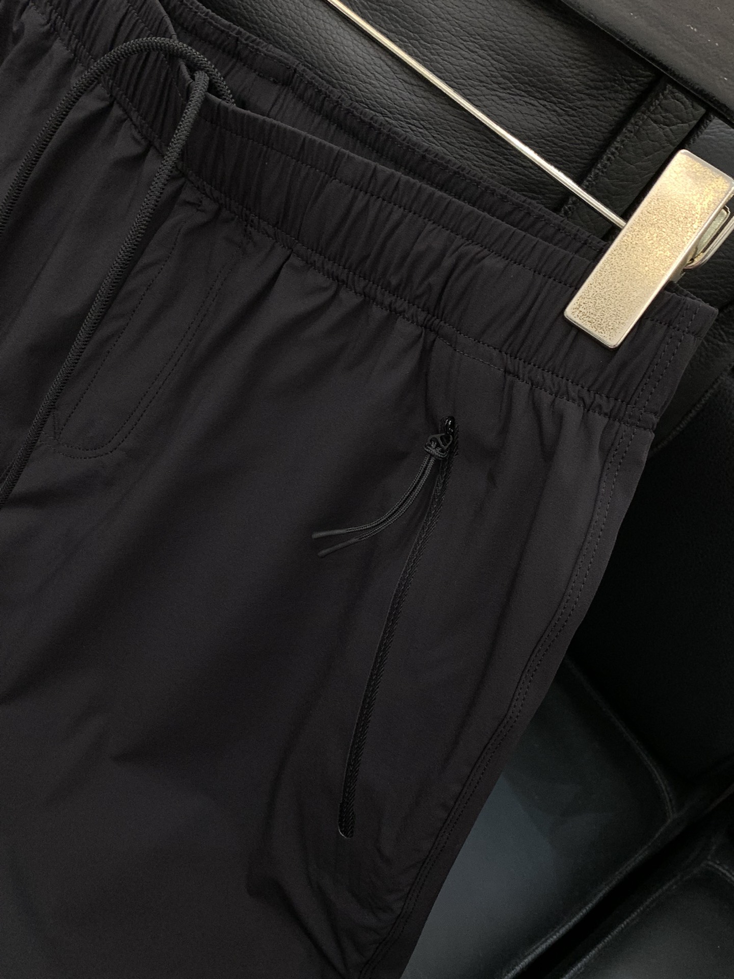 Fashion Series: Unique Design in Rock Island Leisure Shorts Industry - 图片 5