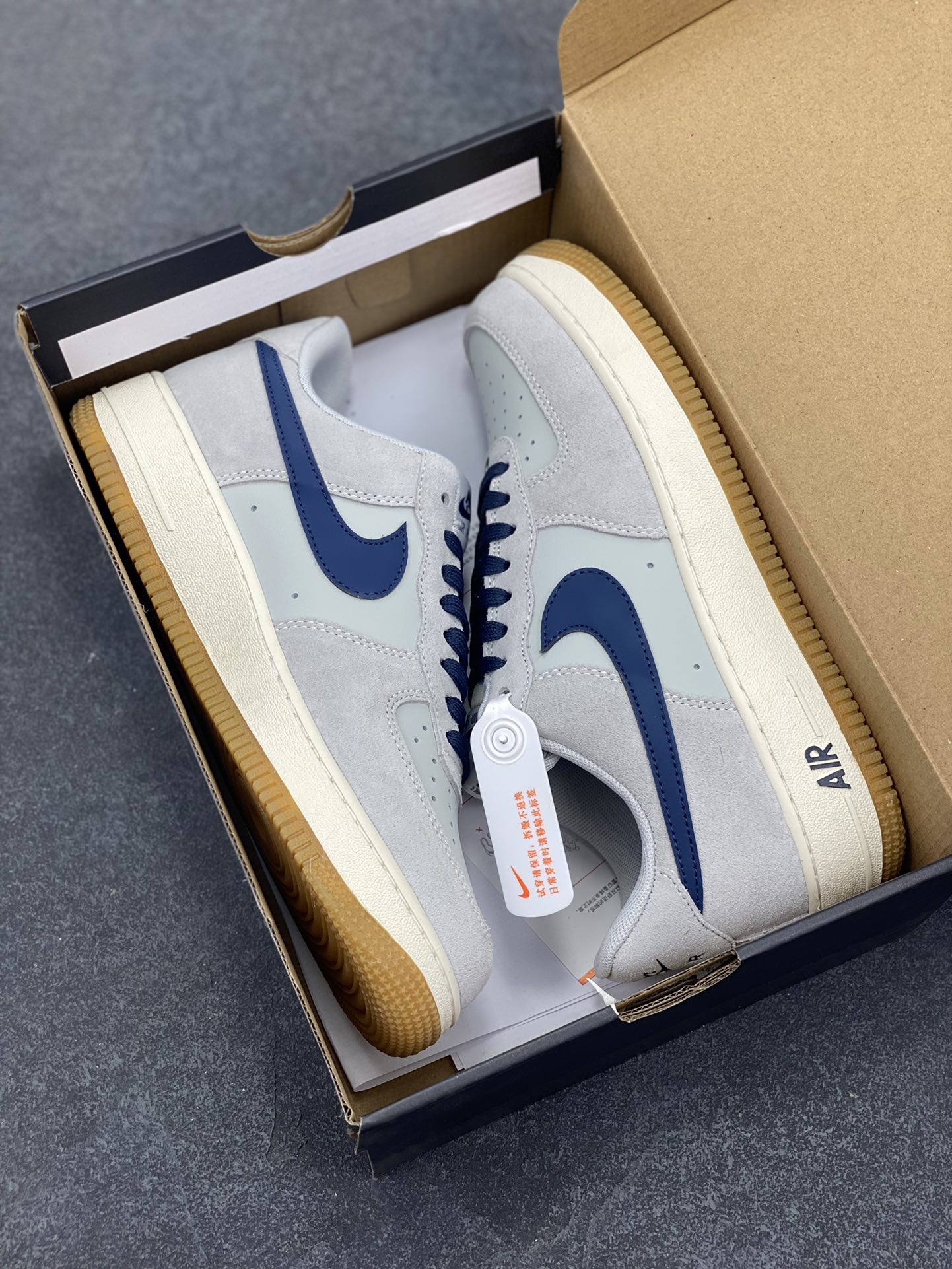 图片[9]-Nike Air Force 1 Low 灰蓝 空军一号低帮运动休闲板鞋 原楦头原纸板 打造纯正空军版型 专注外贸渠道 全掌内置蜂窝气垫 原盒配件 原厂中底钢印、拉帮完美 货号：IB6388-003 尺码：39 40 40.5 41 42 42.5 43 44 44.5 45-选品中心