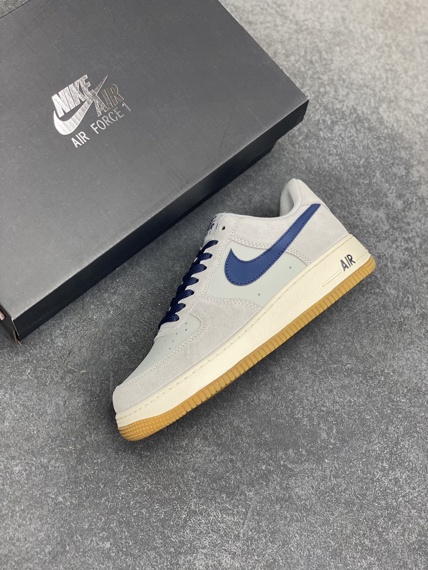 图片[7]-Nike Air Force 1 Low 灰蓝 空军一号低帮运动休闲板鞋 原楦头原纸板 打造纯正空军版型 专注外贸渠道 全掌内置蜂窝气垫 原盒配件 原厂中底钢印、拉帮完美 货号：IB6388-003 尺码：39 40 40.5 41 42 42.5 43 44 44.5 45-选品中心