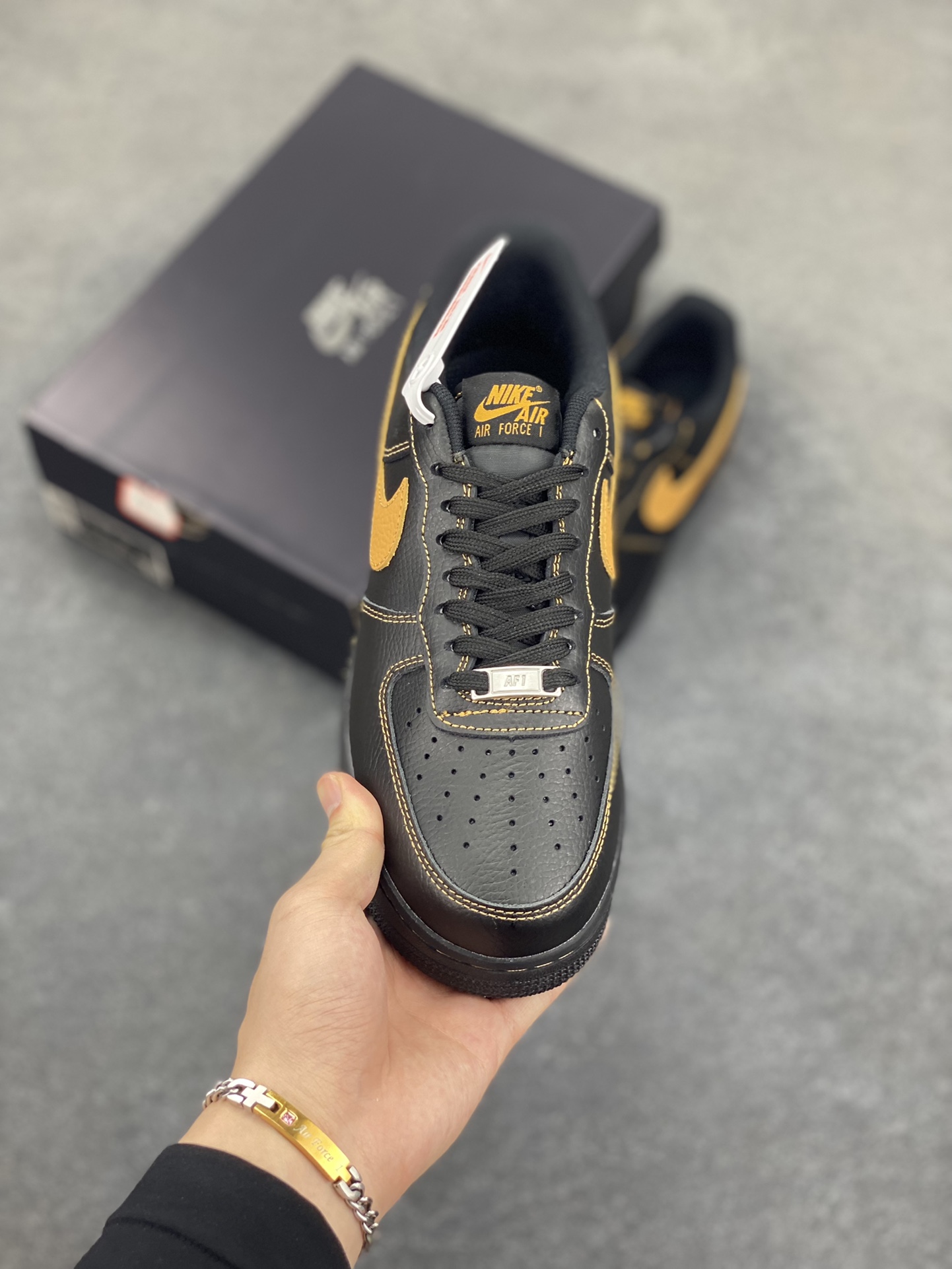 图片[2]-Nike Air Force 1 Low 黑黄 原楦头原纸板 打造纯正空军版型 专注外贸渠道 全掌内置蜂窝气垫 原盒配件 原厂中底钢印、拉帮完美 货号：HQ2037-003 尺码：36 36.5 37.5 38 38.5 39 40 40.5 41 42 42.5 43 44 44.5 45-选品中心