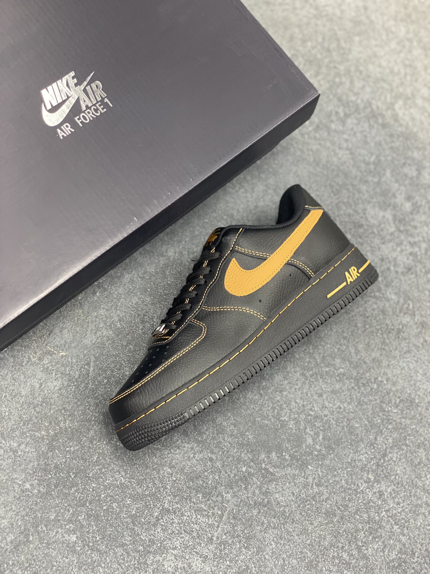 图片[7]-Nike Air Force 1 Low 黑黄 原楦头原纸板 打造纯正空军版型 专注外贸渠道 全掌内置蜂窝气垫 原盒配件 原厂中底钢印、拉帮完美 货号：HQ2037-003 尺码：36 36.5 37.5 38 38.5 39 40 40.5 41 42 42.5 43 44 44.5 45-选品中心