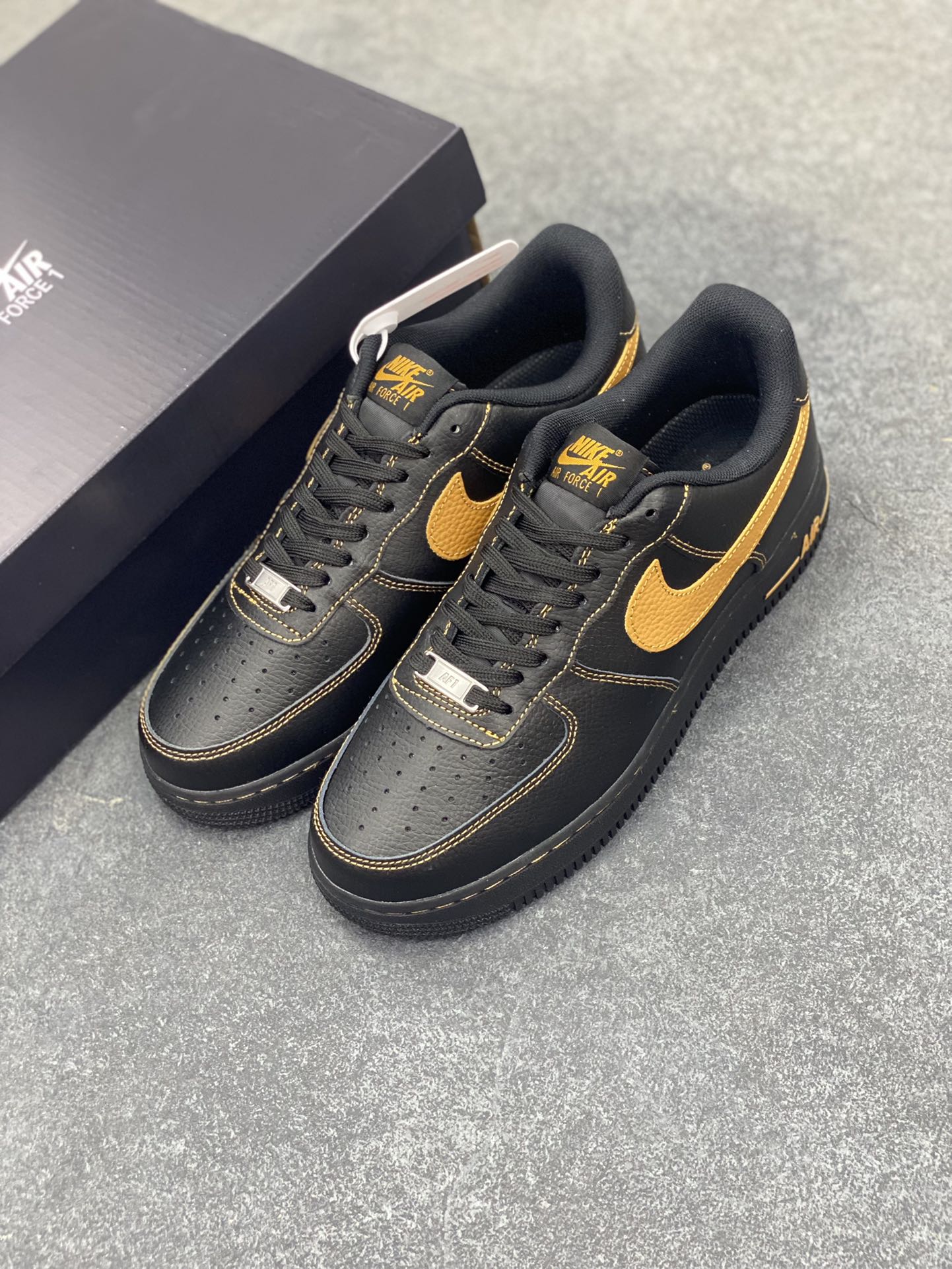 图片[8]-Nike Air Force 1 Low 黑黄 原楦头原纸板 打造纯正空军版型 专注外贸渠道 全掌内置蜂窝气垫 原盒配件 原厂中底钢印、拉帮完美 货号：HQ2037-003 尺码：36 36.5 37.5 38 38.5 39 40 40.5 41 42 42.5 43 44 44.5 45-选品中心