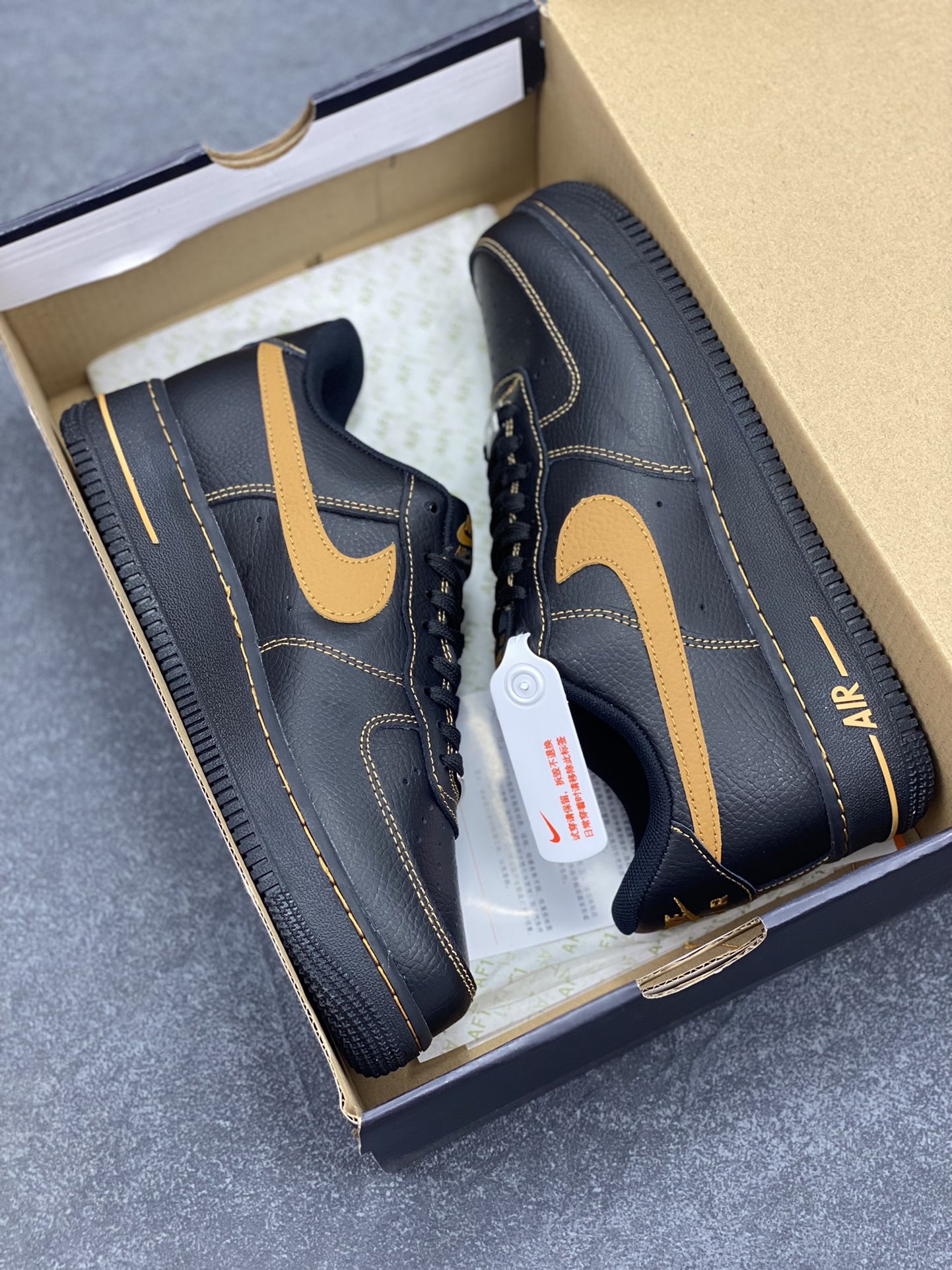 图片[9]-Nike Air Force 1 Low 黑黄 原楦头原纸板 打造纯正空军版型 专注外贸渠道 全掌内置蜂窝气垫 原盒配件 原厂中底钢印、拉帮完美 货号：HQ2037-003 尺码：36 36.5 37.5 38 38.5 39 40 40.5 41 42 42.5 43 44 44.5 45-选品中心