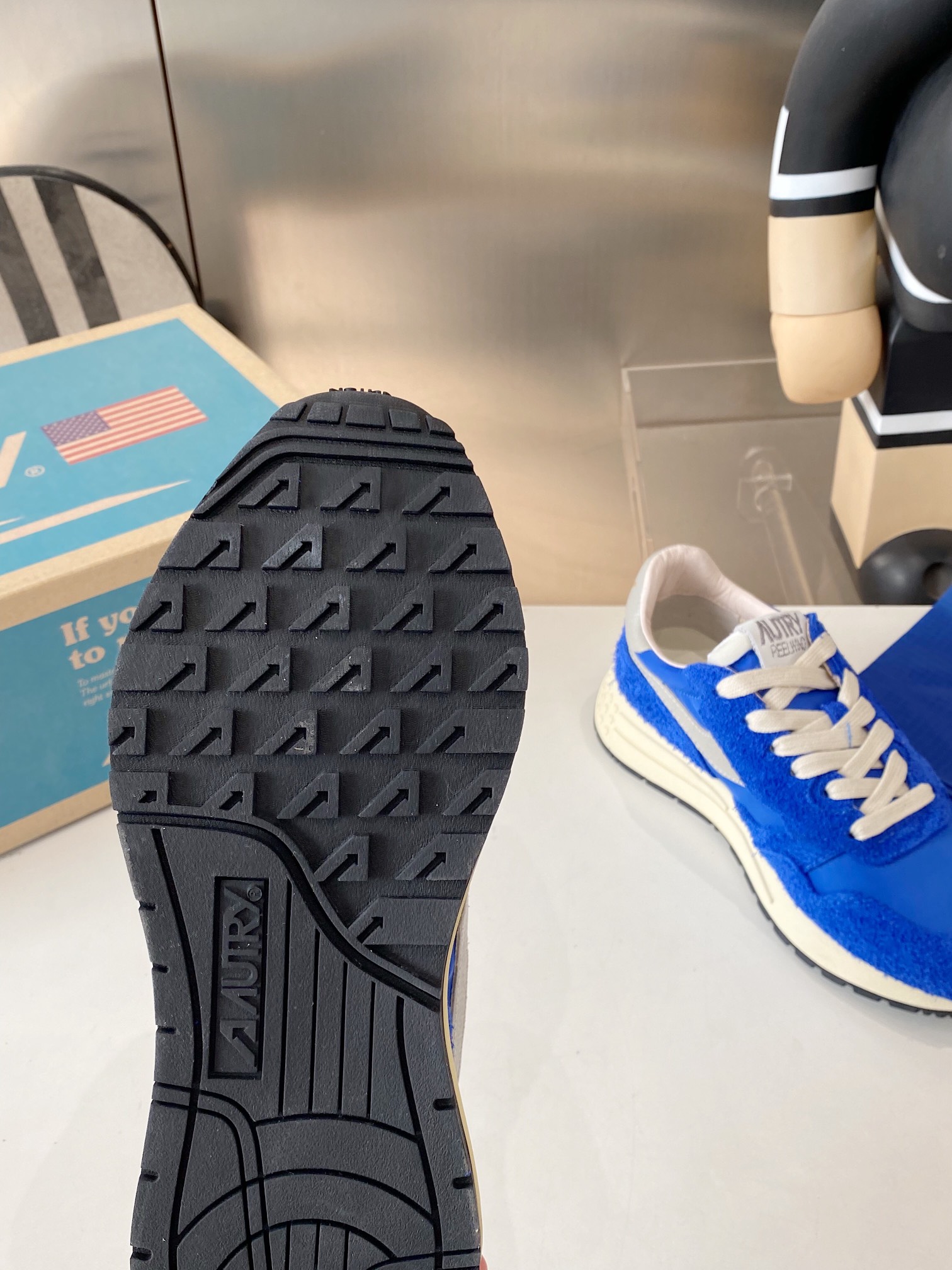 Factory Output: 675 Male, 700 Female Recreational Shoes in Korean-American Style. - 图片 8