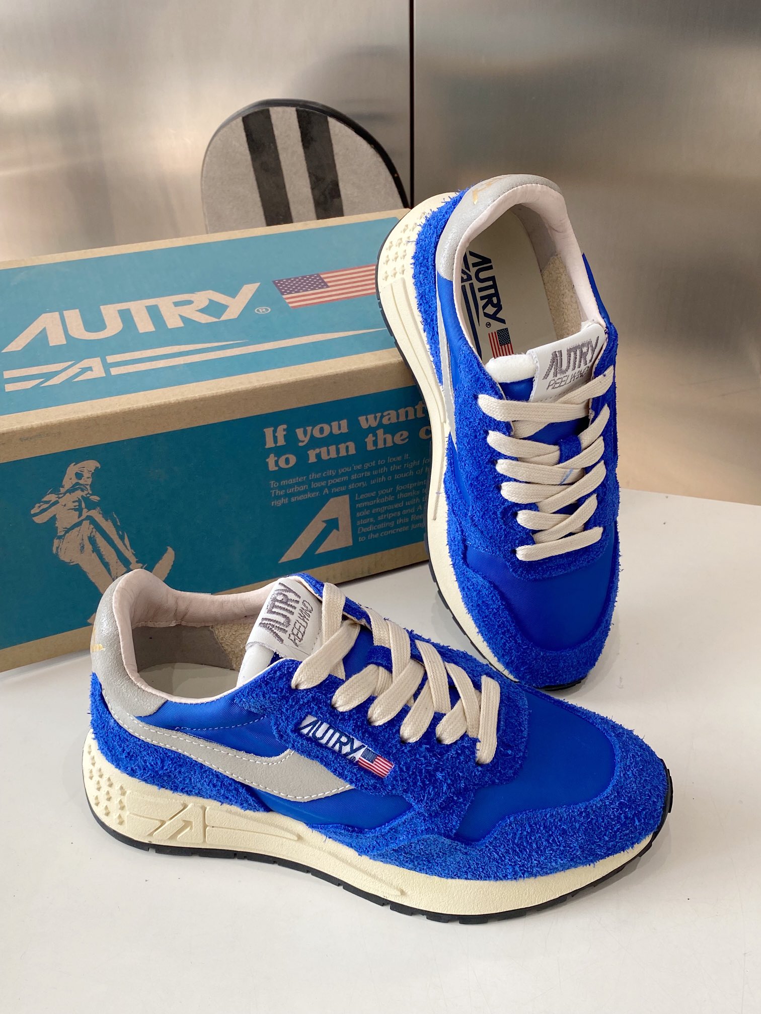 Factory Output: 675 Male, 700 Female Recreational Shoes in Korean-American Style. - 图片 5