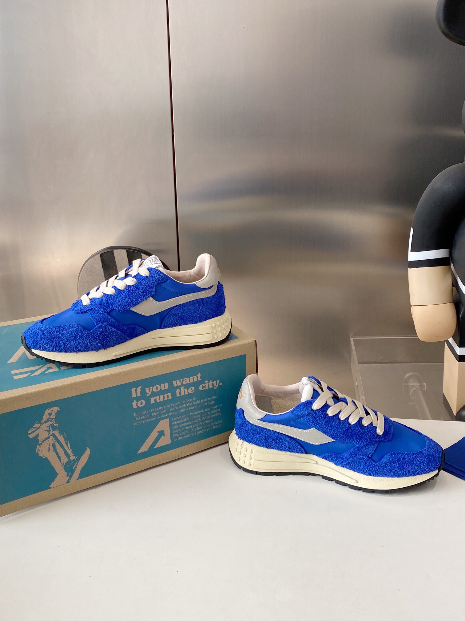 Factory Output: 675 Male, 700 Female Recreational Shoes in Korean-American Style. - 图片 6