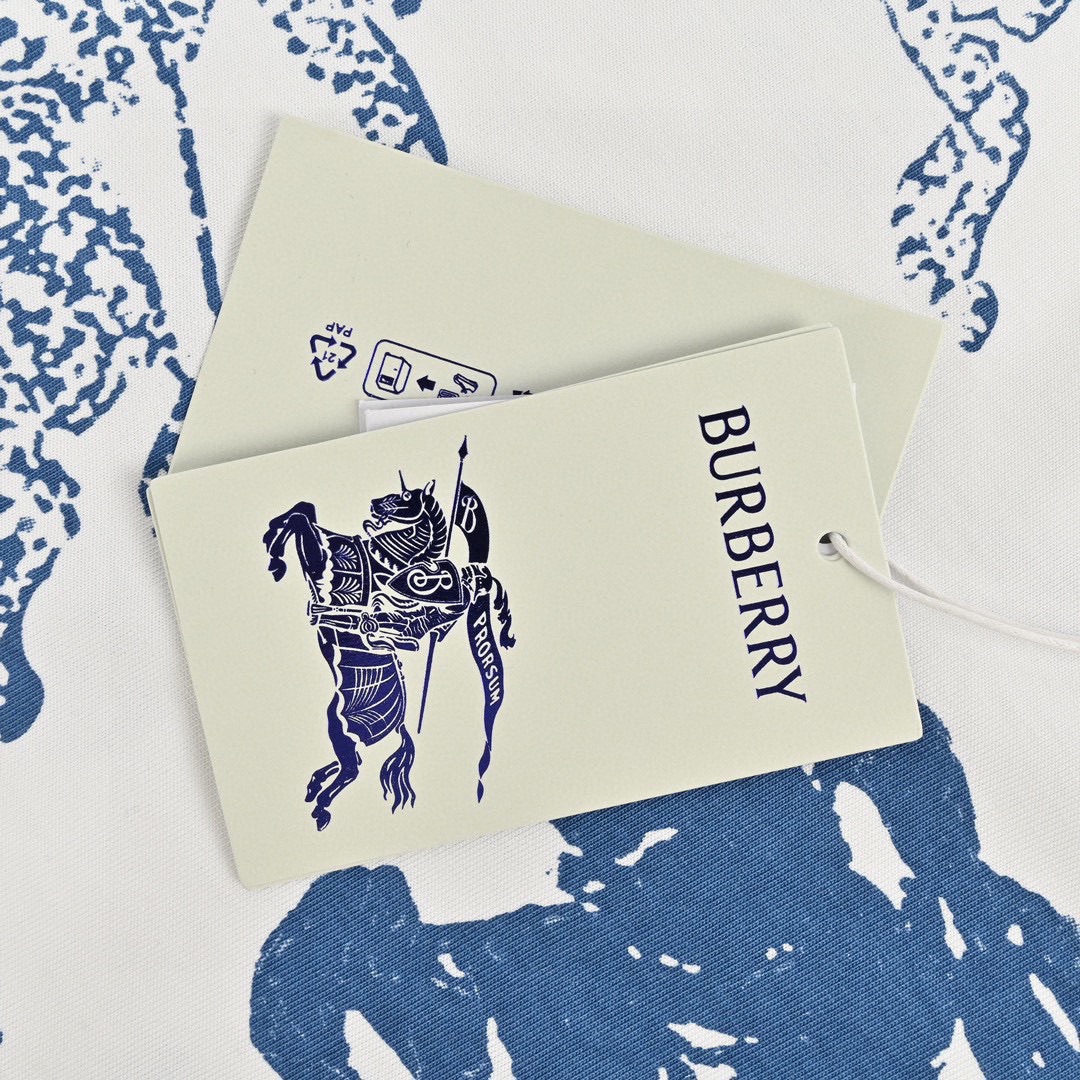 巴宝莉/Burberry 夏季新款 满印渐变蓝色战马印花圆领短袖T恤 裂纹印花 白色