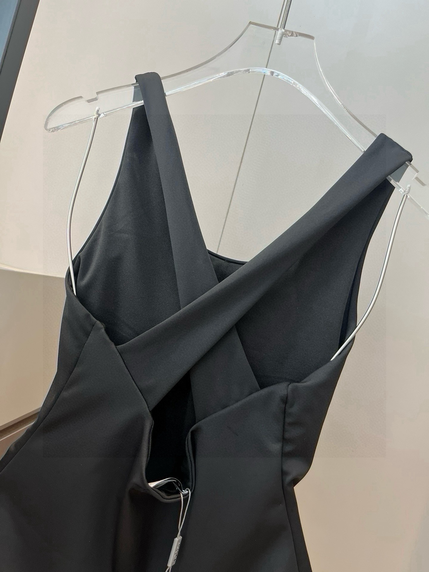  🆕
Dior 连体泳衣👙❤️😍🥰适合多种场景的游泳衣🏊‍♀️海边 游泳池 温泉 水上乐园 漂流都可以😌