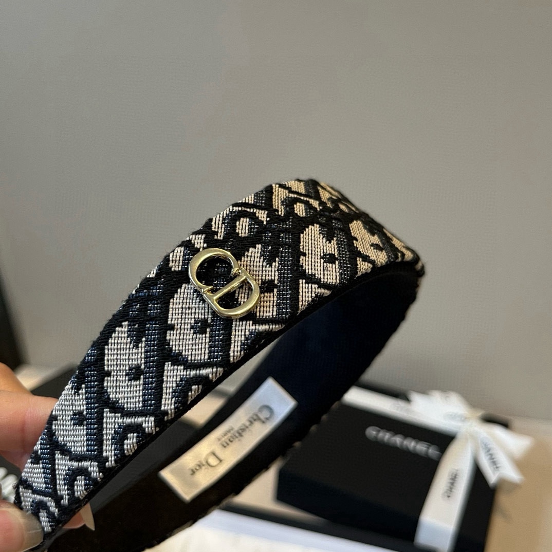 🆕

Dior迪奥新款发箍