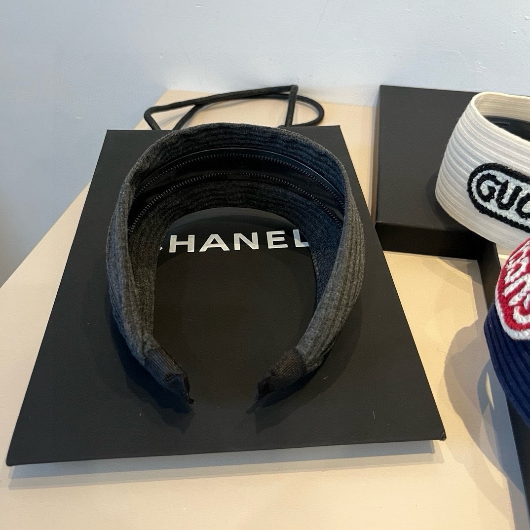 🆕

Gucci古奇新款宽版发箍