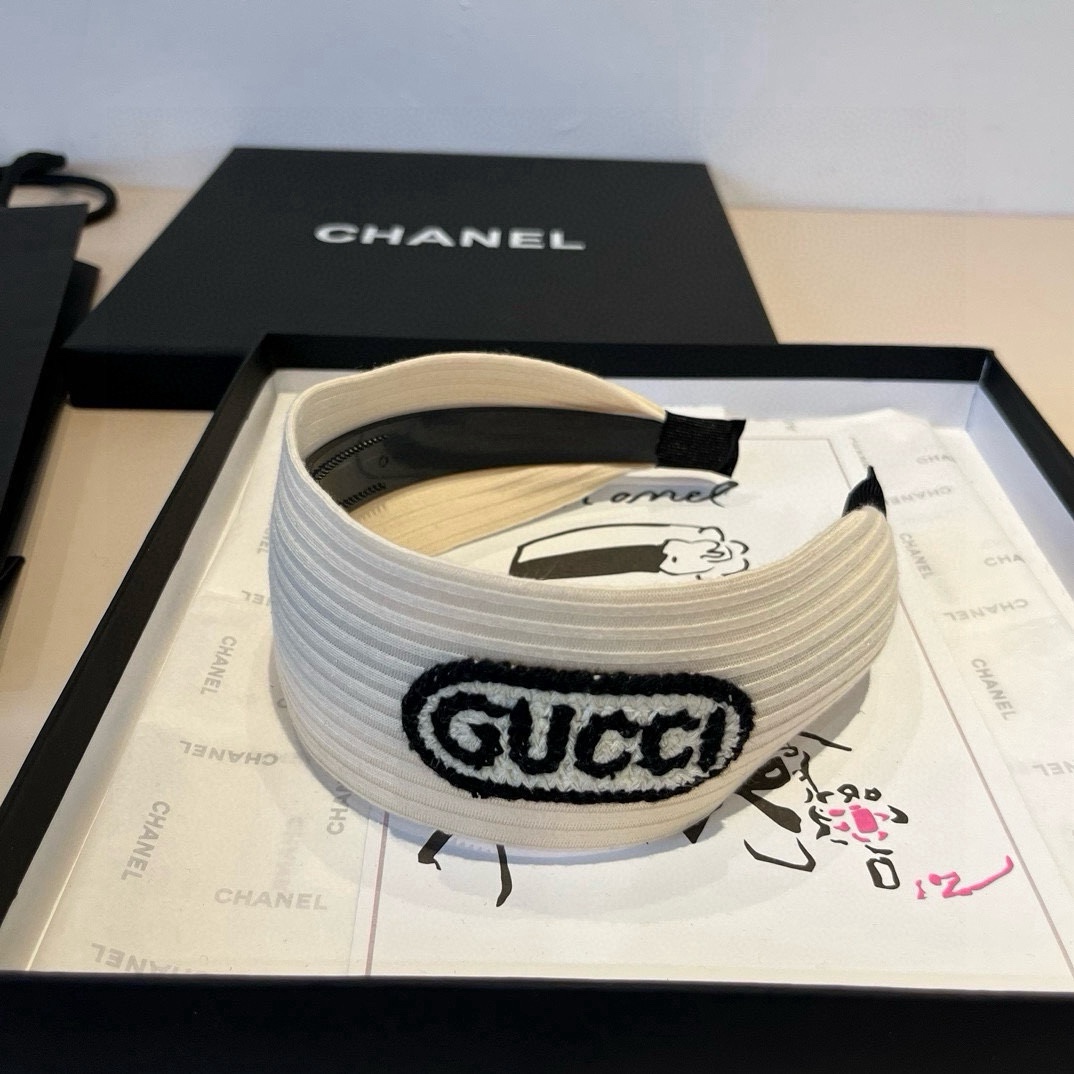 🆕

Gucci古奇新款宽版发箍