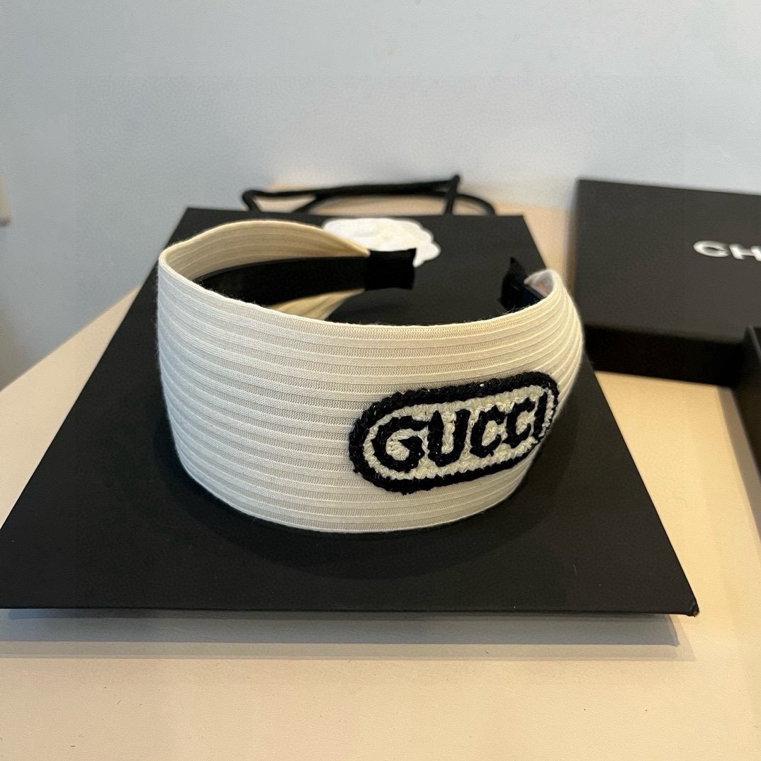 🆕

Gucci古奇新款宽版发箍
