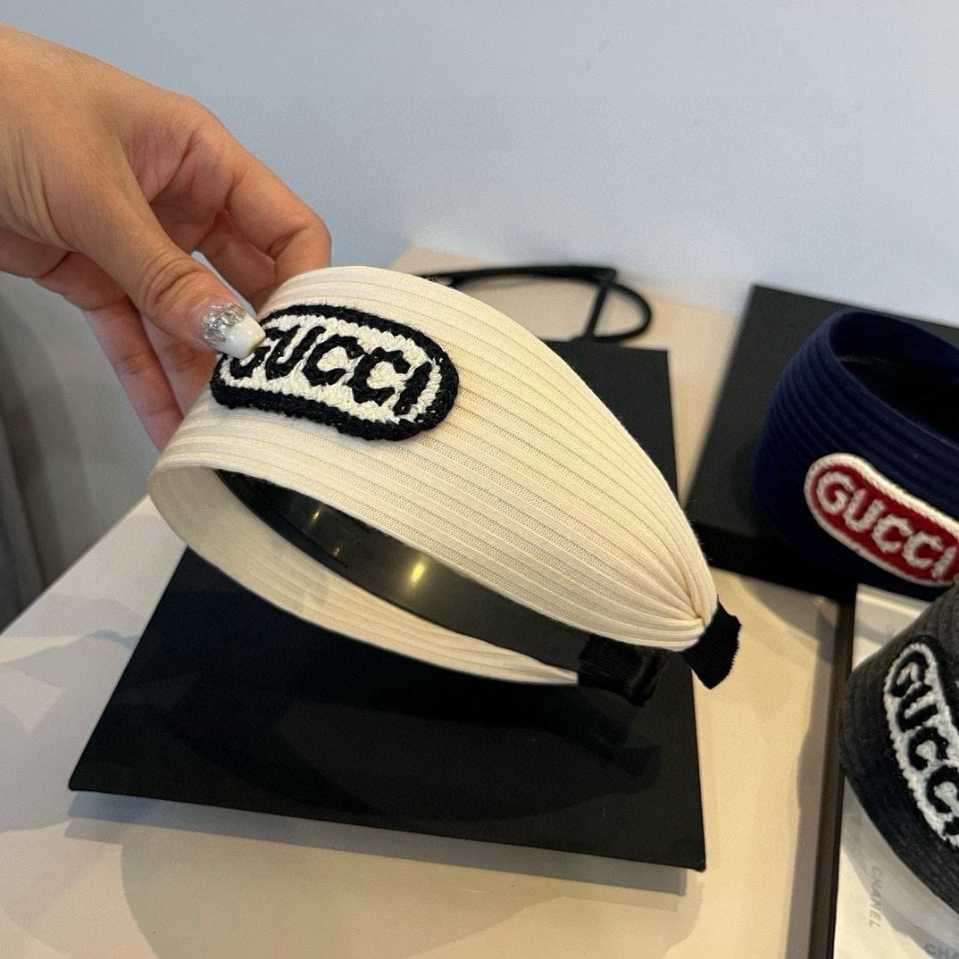 🆕

Gucci古奇新款宽版发箍