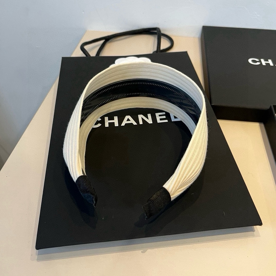 🆕

Gucci古奇新款宽版发箍